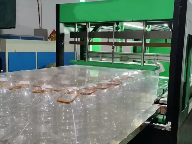 Edible oil bottles bagging machine -Comenster Manufacturer